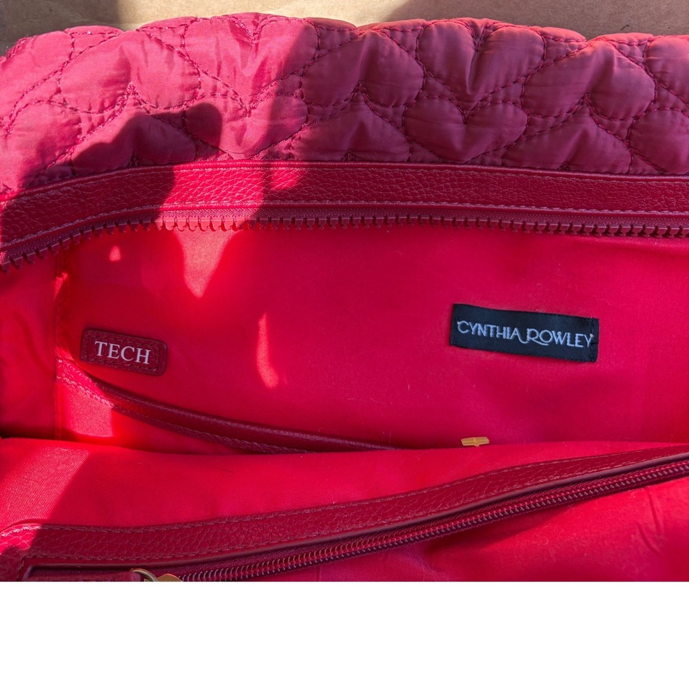 Cynthia Rowley Red Quilted Heart Duffel Bag Tech Pocket Travel Gym Weekender - Picture 4 of 10